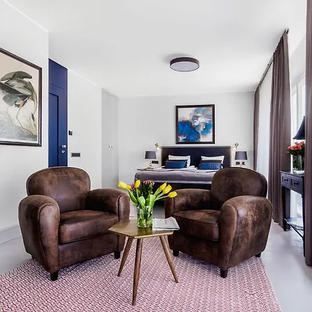 7th Floor & Апартаменты