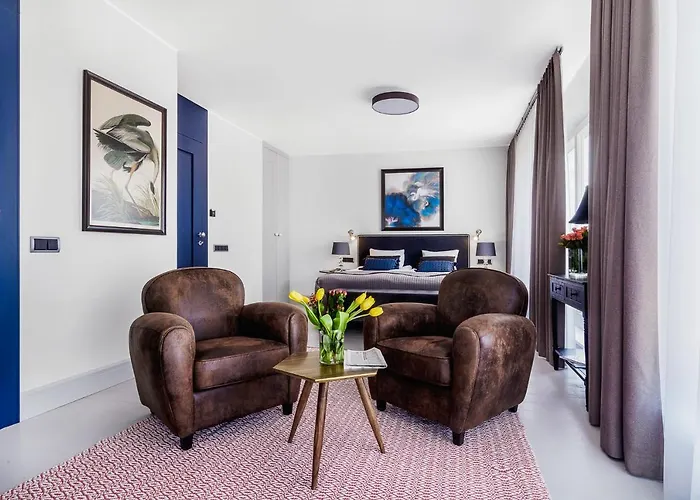 7th Floor & Apartment