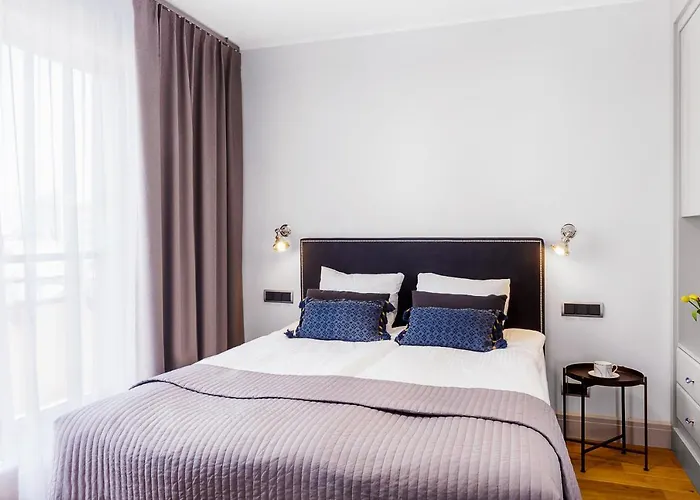 Apartment 7th Floor & *